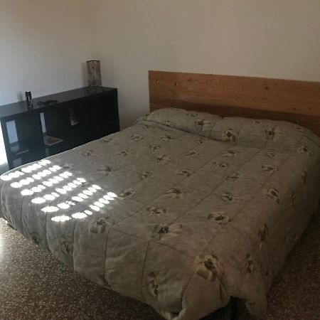 Appartamento 4 Posti Letto In Zona Tranquilla E Ben Servita, Un Matrimoniale E Un Divano Letto Matrimoniale Facebook Massimo Bobo Aquili Bologna Exterior photo