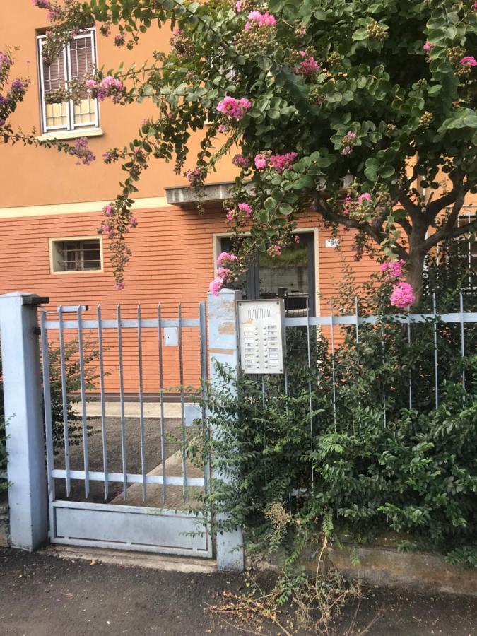 Appartamento 4 Posti Letto In Zona Tranquilla E Ben Servita, Un Matrimoniale E Un Divano Letto Matrimoniale Facebook Massimo Bobo Aquili Bologna Exterior photo