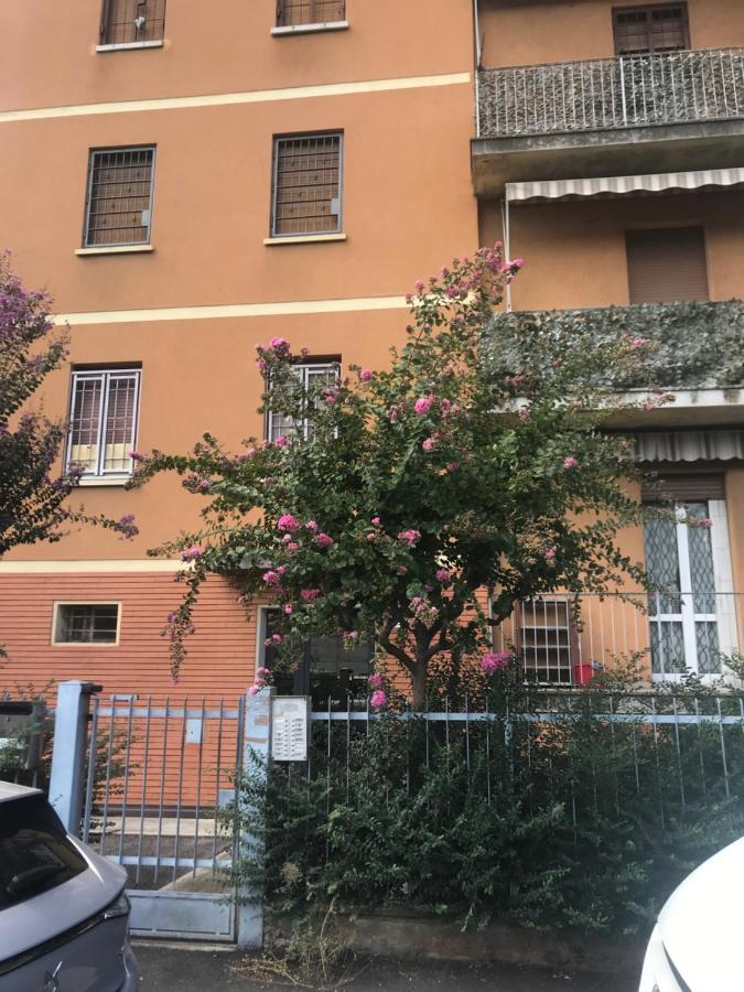 Appartamento 4 Posti Letto In Zona Tranquilla E Ben Servita, Un Matrimoniale E Un Divano Letto Matrimoniale Facebook Massimo Bobo Aquili Bologna Exterior photo